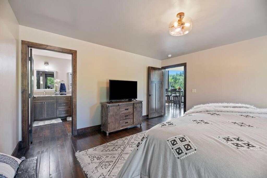 Altitude Adjustment- Panoramic Views, Sleeps 12 Villa Lead Buitenkant foto
